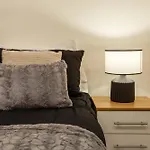 公寓 Modern And Cozy Two-bed In 布雷得佛